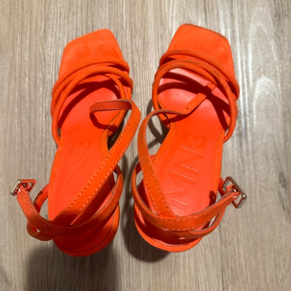 Mango Red Heels - Picture 3 of 8